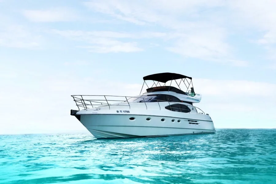 Luxury Yacht Azimut 52FT for Rent